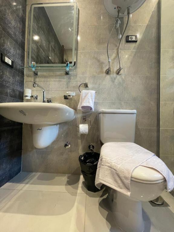 Unique Pyramids Boutique Inn Kafret el-Gabal Екстериор снимка